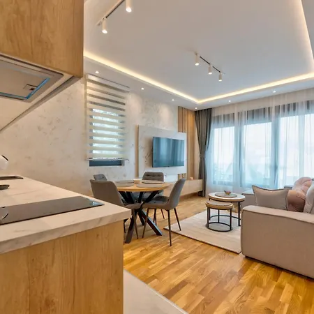 Gomax 3,4 & * Златибор